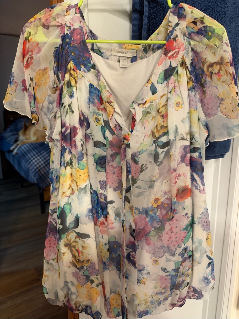 Dressbarn Women’s 1X Watercolor Floral Chiffon Flutter Sleeve Blouse